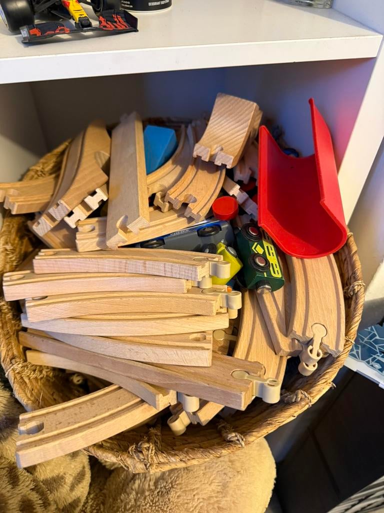 6 setjes houten ikea baan trein met veel treintjes, Ophalen of Verzenden, Zo goed als nieuw, Handmatig, Overige merken