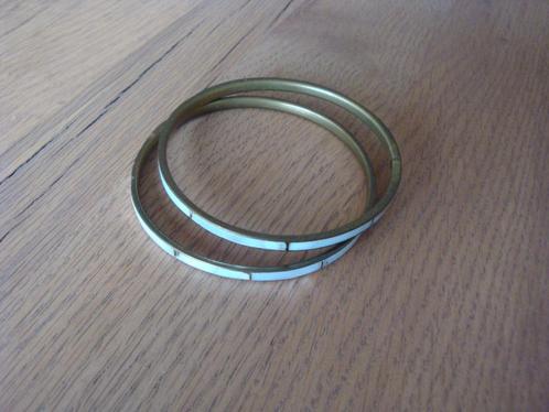 Twee goud-/koperkleurige armbanden met parelmoer, Sieraden, Tassen en Uiterlijk, Armbanden, Zo goed als nieuw, Ophalen of Verzenden