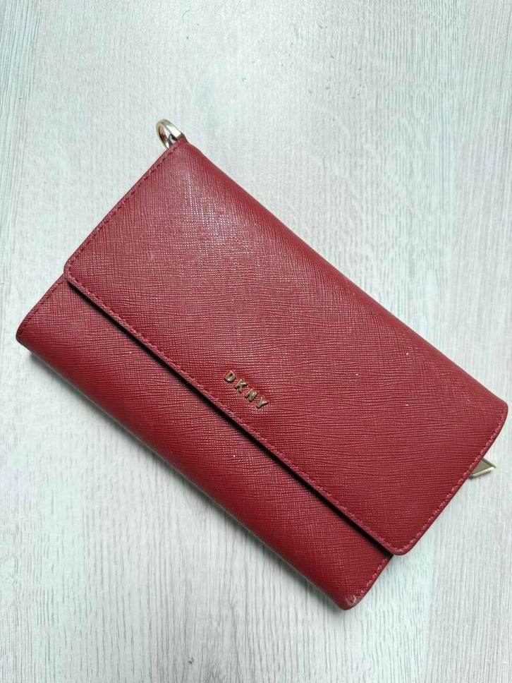 DKNY Portemonnee, Sieraden, Tassen en Uiterlijk, Portemonnees, Gebruikt, Overige merken, Rood, Ophalen of Verzenden