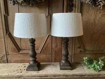 NIEUW houten lampenvoet met creme kleurige lampenkap lamp beschikbaar voor biedingen
