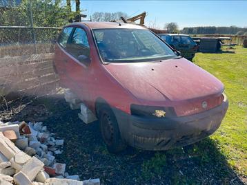 Te koop diverse onderdelen fiat Punto  beschikbaar voor biedingen