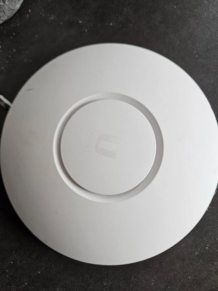 Ubiquiti UniFi 6 Lite Wi-Fi 6 Access Point te koop, Computers en Software, Accesspoints, Zo goed als nieuw, Verzenden