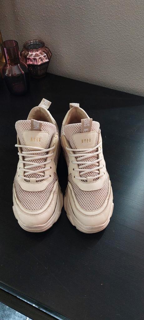 Steve Madden dad sneakers. Maat 37. Leer., Kleding | Dames, Schoenen, Gedragen, Sneakers of Gympen, Beige, Ophalen of Verzenden