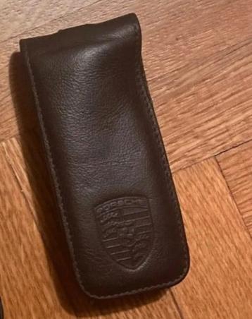Origineel porsche sleuteletui van echt leder 

Geschikt  beschikbaar voor biedingen
