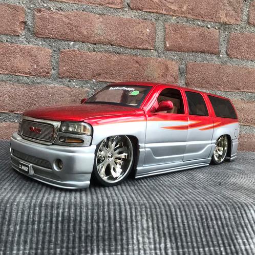 1:18 JADA GMC YUCON XL ‘DUB CITY’, Hobby en Vrije tijd, Modelauto's | 1:18, Gebruikt, Auto, Ophalen of Verzenden