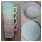 Grote taartdoos 30 cm+ 4 drinkbekers met deksels, 350 ml., Huis en Inrichting, Keuken | Tupperware, Ophalen of Verzenden, Zo goed als nieuw