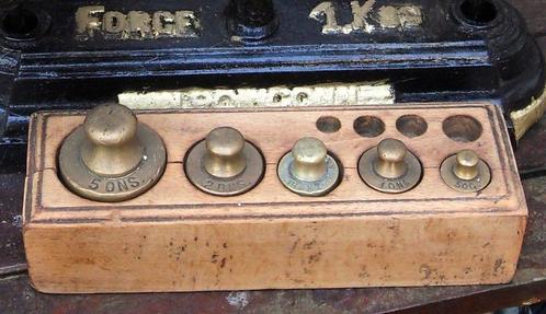 oude gewichten/ gewichtenblok/ E 15,00 per blok, Antiek en Kunst, Antiek | Gereedschap en Instrumenten, Ophalen of Verzenden