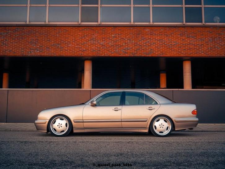 Mercedes E-klasse E280 V6 W210 youngtimer, Auto's, Mercedes-Benz, Particulier, ABS, Airbags, Airconditioning, Alarm, Bluetooth