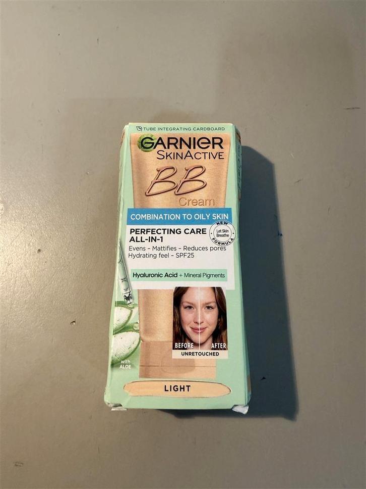 Garnier Oil-Free All-in-1 Tinted BB Cream SPF 25 50ml Light, Sieraden, Tassen en Uiterlijk, Uiterlijk | Lichaamsverzorging, Nieuw