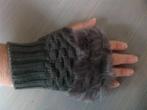 Vingerloze handschoenen met nepbont rand., Kleding | Dames, Mutsen, Sjaals en Handschoenen, Ophalen of Verzenden, Nieuw, Handschoenen