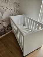Babybed, incl. matras + commode wit., Kinderen en Baby's, Ophalen, Zo goed als nieuw, Jongetje of Meisje