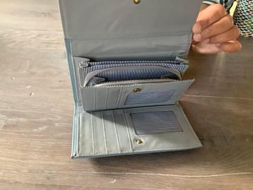 Grote grijsgroene  portemonnee 18 cm lang beschikbaar voor biedingen