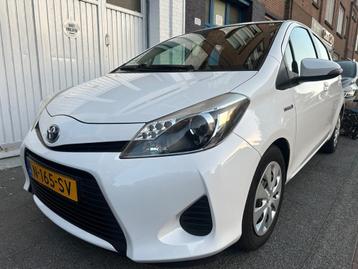Toyota Yaris 1.5 Full Hybrid Aspiration Dealer Onderhouden N beschikbaar voor biedingen