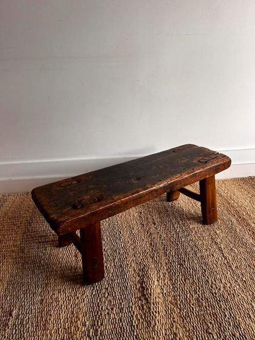 Antiek Chinees houten bankje vintage brutalist wabisabi, Antiek en Kunst, Antiek | Meubels | Stoelen en Banken, Ophalen