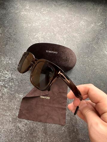 Tom Ford Zonnebril - Stijlvol en Elegant beschikbaar voor biedingen