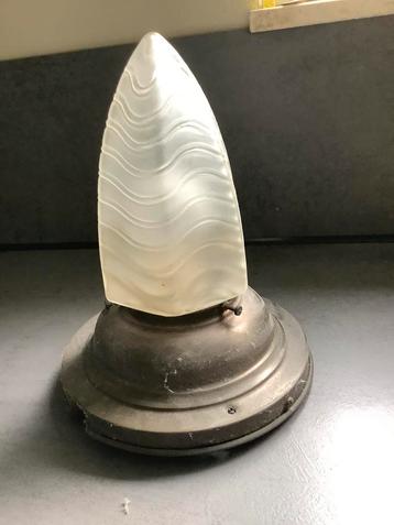 Plafondlamp beschikbaar voor biedingen