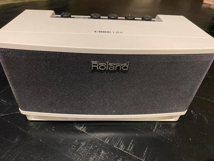 Roland Cube Lite White, Muziek en Instrumenten, Versterkers | Bas en Gitaar, Zo goed als nieuw, Gitaar, Minder dan 50 watt, Ophalen of Verzenden