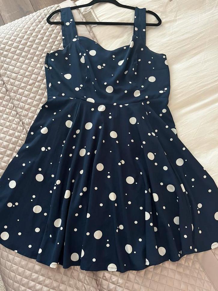 ZGAN! Mooie polkadot jurk van Vero Moda maat XL!, Kleding | Dames, Jurken, Zo goed als nieuw, Maat 46/48 (XL) of groter, Blauw