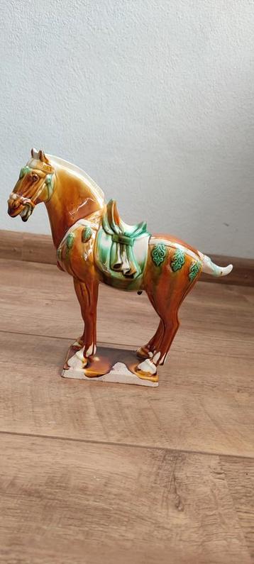 Vintage Tang Dynastie Paard Sculptuur beschikbaar voor biedingen