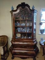 Antieke dubbel gebogen wortelnoten vitrine-porselein kast, Antiek en Kunst, Ophalen