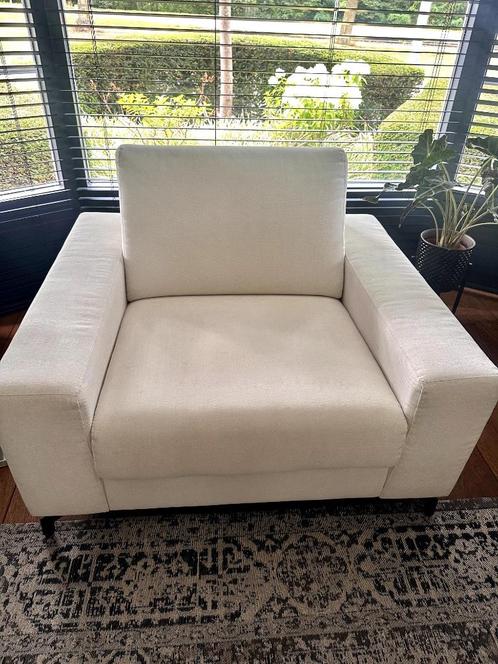 Licht beige/gebroken wit fauteuil, Huis en Inrichting, Fauteuils, Zo goed als nieuw, Stof, 100 tot 125 cm, 75 tot 100 cm, Ophalen