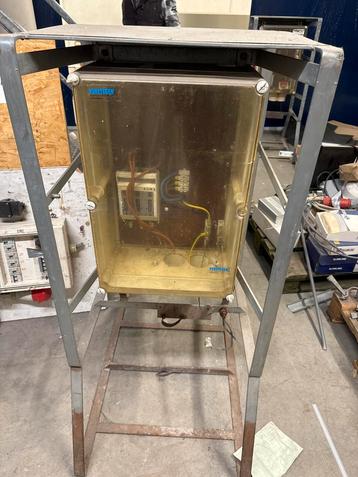 Verstegen schakelkast op frame beschikbaar voor biedingen