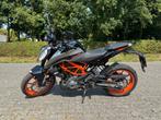 KTM 390 Duke 2022 - A2 - Zeer weinig Km, Motoren, Particulier, 399 cc, Minimaal motorrijbewijs A2, 1 cilinder