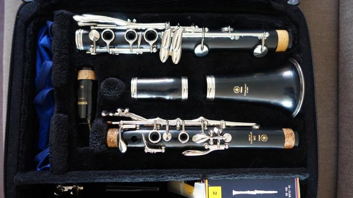 klarinet, Muziek en Instrumenten, Blaasinstrumenten | Klarinetten, Zo goed als nieuw, Bes-klarinet, Kunststof, Met koffer, Ophalen