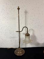 Antieke messing Art Nouveau tafellamp met glazen kap, Antiek en Kunst, Antiek | Lampen, Ophalen of Verzenden