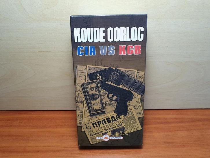 Koude Oorlog - CIA vs KGB, Hobby en Vrije tijd, Gezelschapsspellen | Bordspellen, Zo goed als nieuw, Een of twee spelers, Ophalen of Verzenden