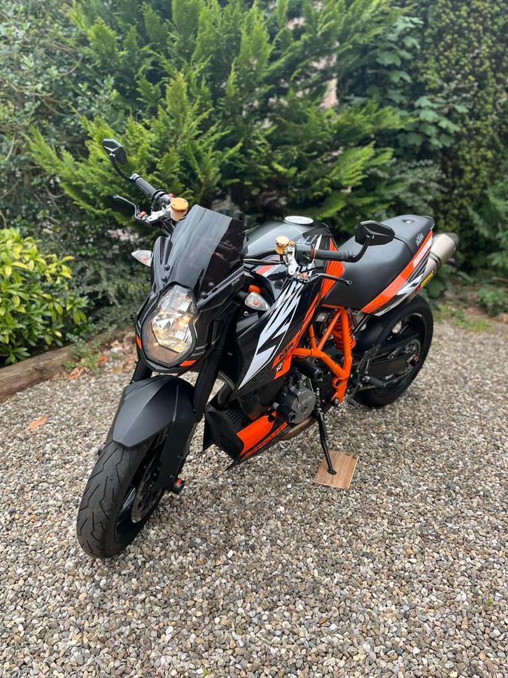 KTM Superduke 990 R - Akrapovic - 2009, Motoren, Motoren | KTM, Particulier, Naked bike, meer dan 35 kW, 2 cilinders, Minimaal motorrijbewijs A1