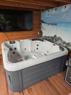 4 persoons jacuzzi met jets en bubbels, Tuin en Terras, Bubbelbaden en Hottubs, Ophalen, Gebruikt, Pomp