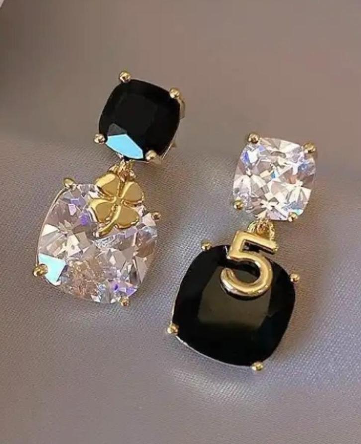 Mooie No. 5 Oorbellen! KERST CADEAUTIP!, Sieraden, Tassen en Uiterlijk, Oorbellen, Nieuw, Knopjes of Stekers, Overige materialen