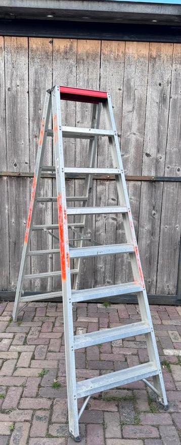 Altrex trap beschikbaar voor biedingen