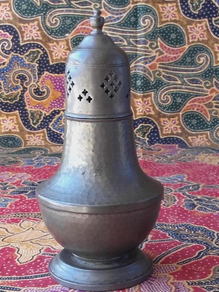 Mooie antieke suikerstrooier uit Engeland 17 cm. uit 1900., Antiek en Kunst, Antiek | Tin, Ophalen of Verzenden