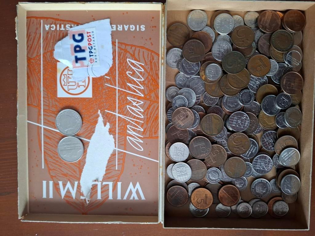 Doos met 5ct en duppies en kwartjes + paar gldns, Ophalen of Verzenden, Buitenland, Bankbiljetten