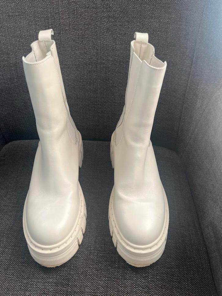 Prachtigw OVYE leren creme Boots mt 40, Kleding | Dames, Schoenen, Zo goed als nieuw, Lage of Enkellaarzen, Beige, Ophalen of Verzenden