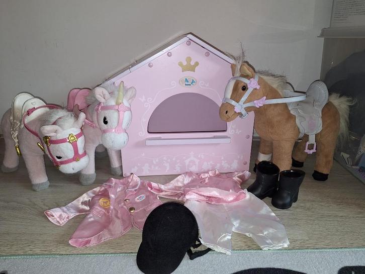 Baby Born paardenstal paarden en toebehoren, Kinderen en Baby's, Speelgoed | Poppen, Gebruikt, Overige typen, Ophalen