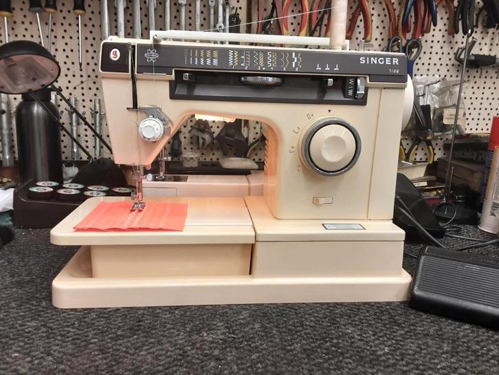 SINGER 7136 NAAIMACHINE, Hobby en Vrije tijd, Naaimachines en Toebehoren, Naaimachine, Singer, Ophalen of Verzenden