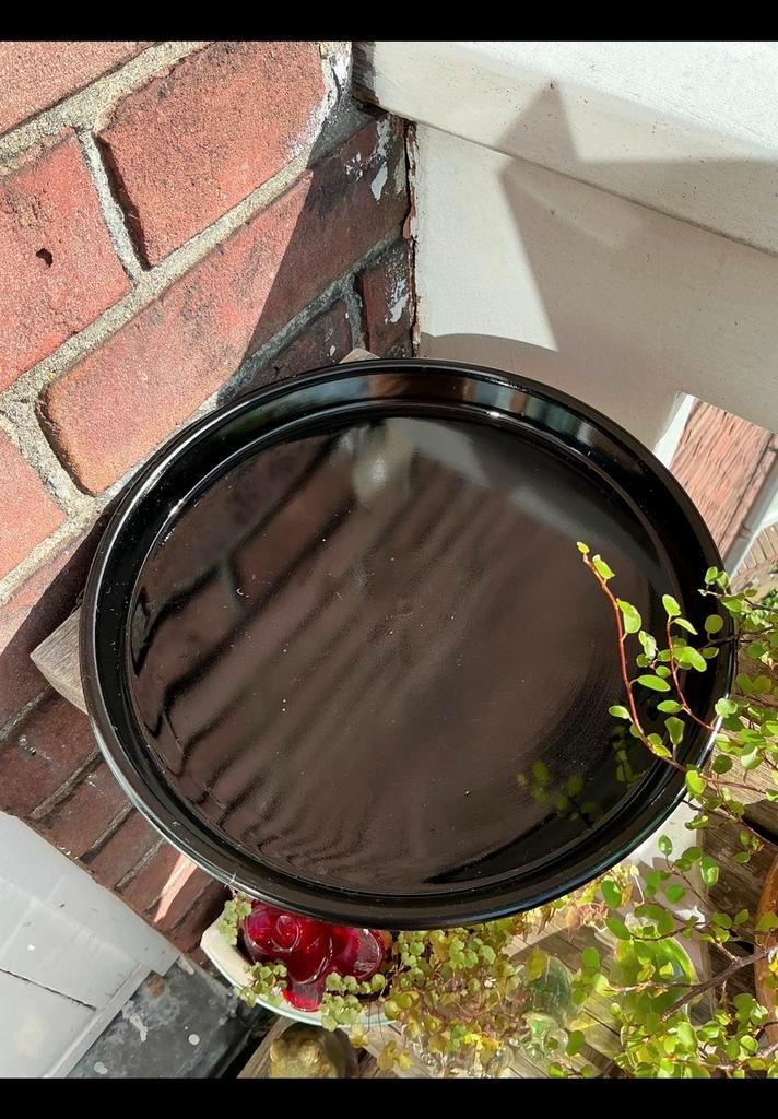 Oud zwart glazen onderbord. Wsl. Bedoeld voor een waterstel., Antiek en Kunst, Antiek | Glas en Kristal, Ophalen of Verzenden