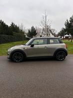 Mini Cooper Chili Emerald Grey 2019 3-deurs panoramadak, Voorwielaandrijving, 136 pk, Zwart, 4 stoelen