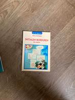 Initialen borduren op papier Erica Fortgens, Ophalen of Verzenden, Zo goed als nieuw, Overige onderwerpen