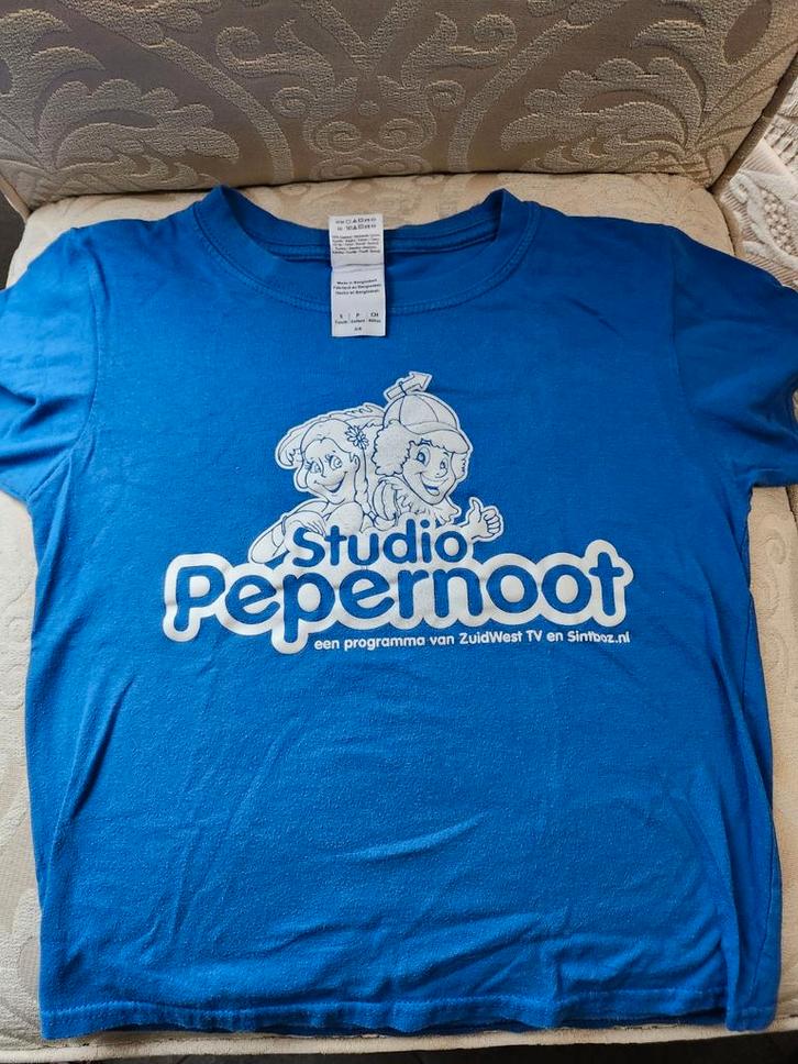 Blauw shirt Studio Pepernoot 5/6 jaar, Diversen, Sinterklaas, Gebruikt, Ophalen of Verzenden