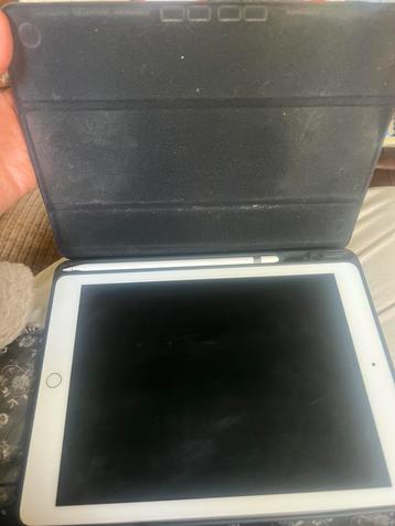 Ipad A1673+ apple pen beschikbaar voor biedingen