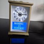 Dementie klok met datum en dag aanduiding, Ophalen of Verzenden, Zo goed als nieuw, Analoog, Wekker of Tafelklok