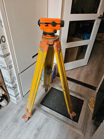 Wild NA20 waterpas Instrument met Statief beschikbaar voor biedingen