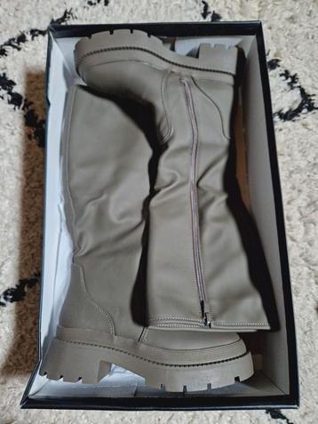 Nieuw mooie stoere lange winterboots kakigroen maat 36 beschikbaar voor biedingen