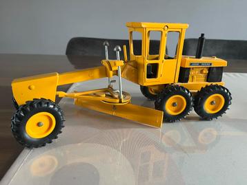 John Deere grader Ertl 1/504 #504 beschikbaar voor biedingen