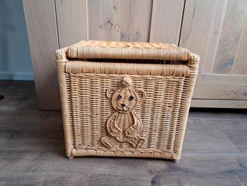 Vintage rieten speelgoed kist opbergmand met deksel   beschikbaar voor biedingen