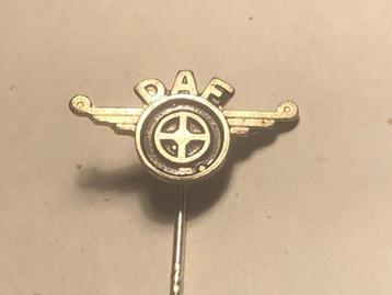Metalen DAF AUTOMERK Speld (Zwart/Metaalkleur). beschikbaar voor biedingen